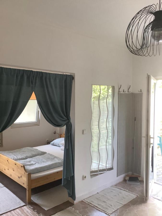 Pitypang Lak Apartment Szigetmonostor Екстериор снимка