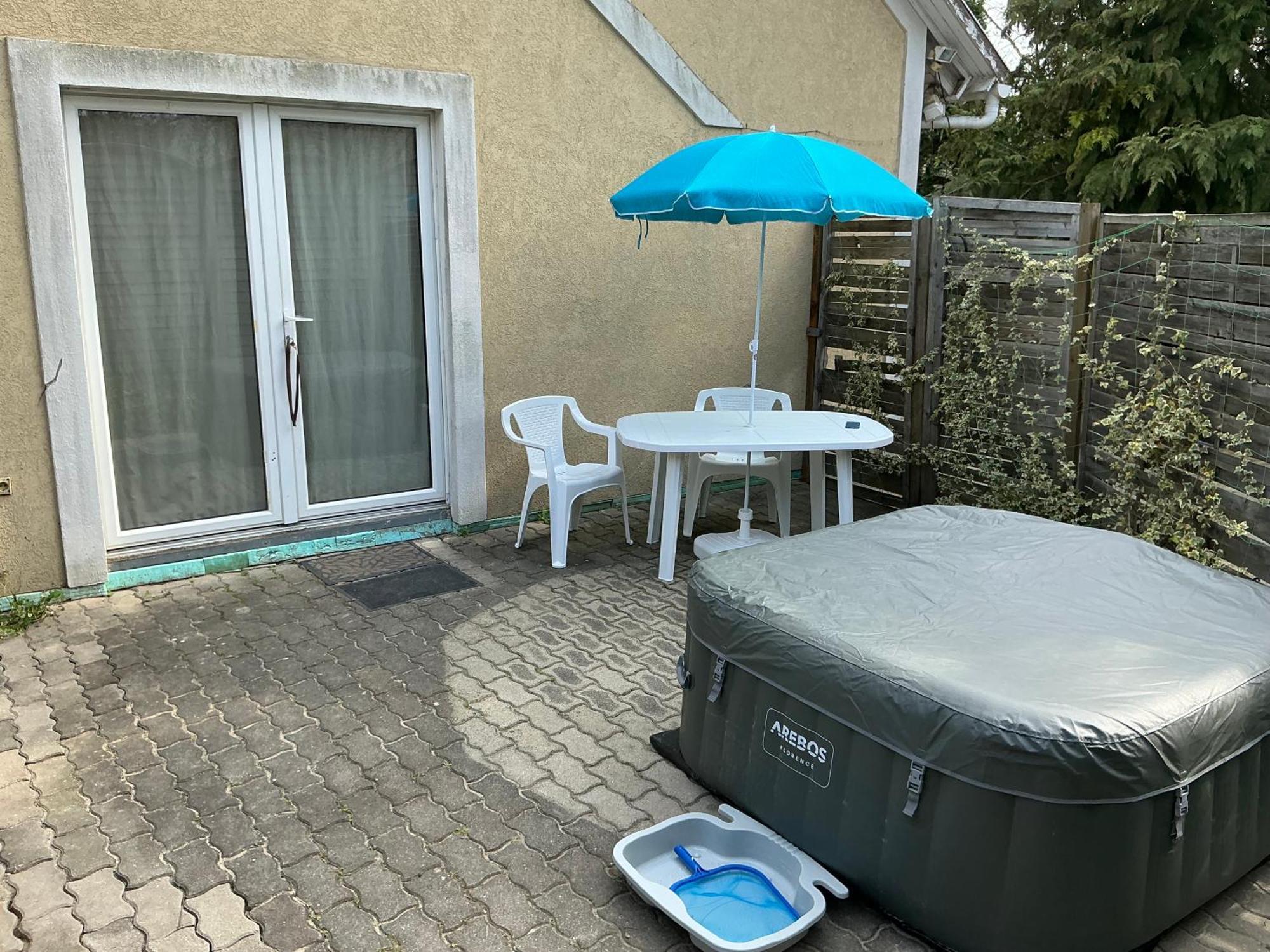 Pitypang Lak Apartment Szigetmonostor Екстериор снимка